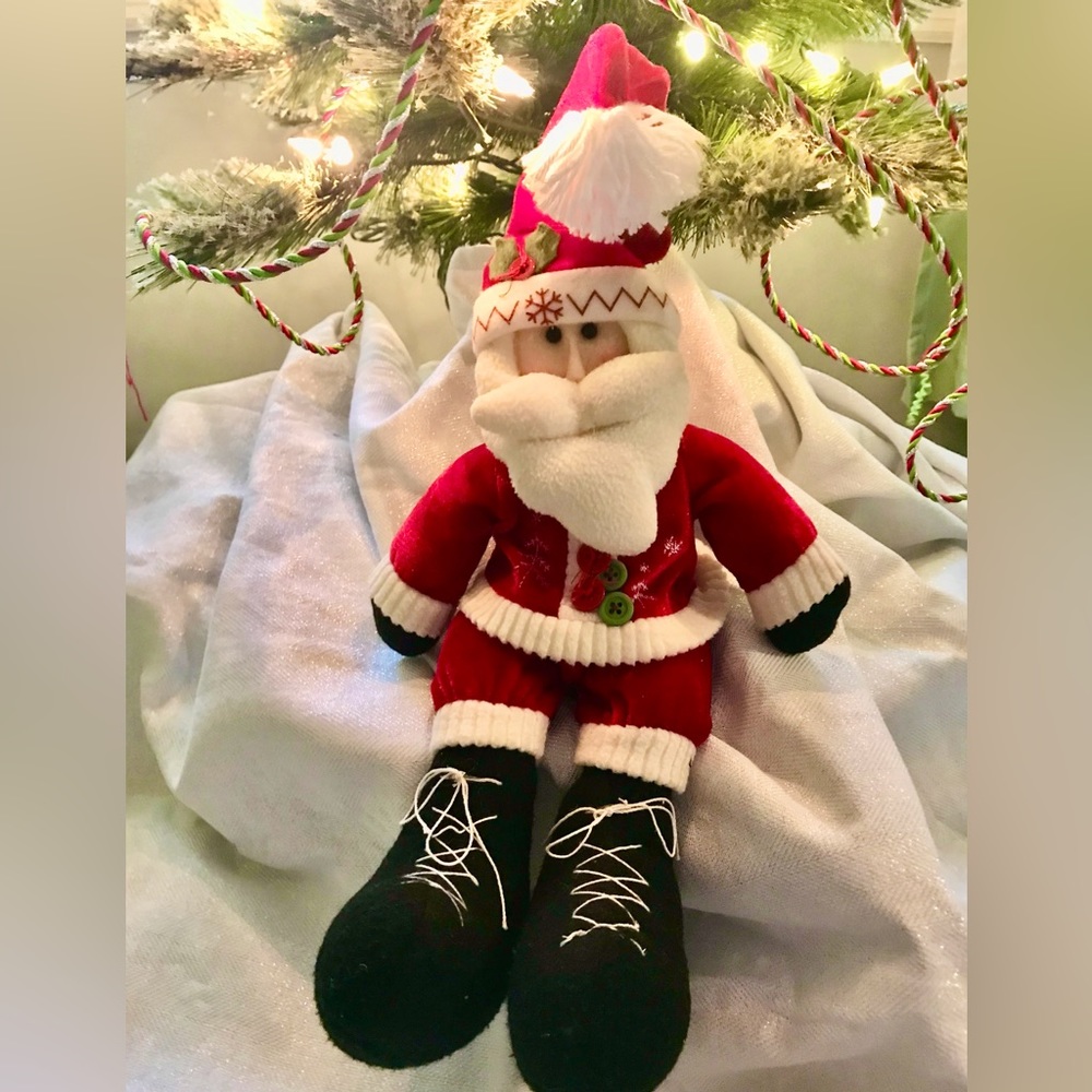 Velvet Felt Stuffed Christmas Santa, vintage olde world , buttons, very clean